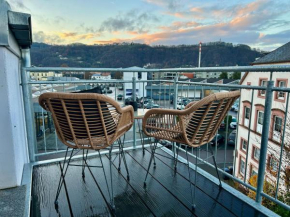 Karl Central Flats - Netflix - Parkplatz - Balkon